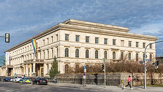 L'ancien Führerbau abrite aujourd'hui le conservatoire de musique et théâtre de Munich.