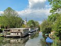 Puttershoek, vue sur un canal avec une église