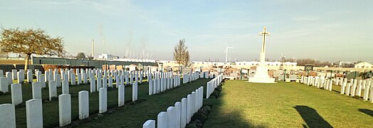 Rosières-en-Santerre, cimetière militaire britannique, extension du cimetière communal 4.jpg