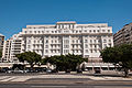 Copacabana Palace, otèl la pi byen nan Amerik disid, nan Rio de Janeiro. Touris pote lajan enpòtan nan kontinan an.