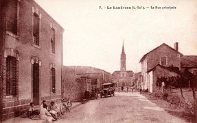 L'église, vue de la rue Boutillier Delisle.