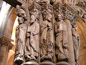 Pórtico de la Gloria de la catedral de Santiago de Compostela, del Maestro Mateo, que inicia la transición del hieratismo románico a la sensibilidad del gótico ya en la segunda mitad del siglo XII (1168-1188).