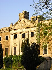 Closeup of west elevation (May 2004)
