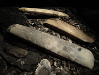 Thin flint axes from Karleby. / Tunnackiga flintyxor från Karleby.