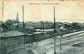 Vue des installations ferroviaires et de la ville.