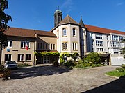 Anciens bâtiments conventuels et chapelle, aujourd'hui mairie.