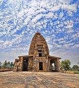 Tempelj Galaganatha v kompleksu Patadakal (Unescova svetovna dediščina) je primer arhitekture Badami Chalukya.