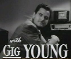 Gig Young i trailern till Väninnor (1943).