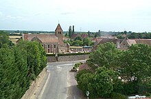 Ang Simbahan ug mga palibut sa La Chapelle-de-Bragny