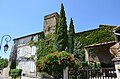 Rue du Château dans le vieux village.