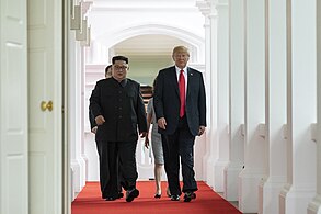 米朝首脳会談に向かう トランプ大統領と金正恩委員長 （2018年6月12日）