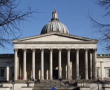 Pórtico decástilo del edificio Wilkins (1826–1830) de la University College de Londres