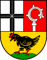 Gemeinde Üchtelhausen Geteilt und oben gespalten von Silber und Rot; vorne ein durchgehendes schwarzes Balkenkreuz, hinten die wachsende, linksgewendete silberne Krümme eines Bischofsstabs; unten in Gold auf grünem Dreiberg stehend eine rot bewehrte schwarze Henne.