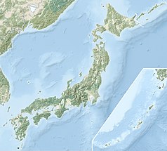 Mapa konturowa Japonii, u góry nieco na prawo znajduje się punkt z opisem „ujście”