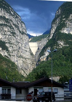 The Vajont Dam as seen from Longarone today, showing approximately the top 60-70 metres of concrete.
