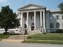 Leavenworth county kansas courthouse 2009.jpg