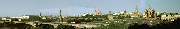 Panorama over het Kremlin van Moskou vanaf het toenmalige Hotel Rossija in 1981