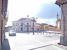 Plaza mayor de Adanero (Ávila).JPG