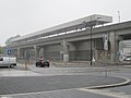 Aanzicht van het nieuwe station vanaf de Karspeldreef, augustus 2011.