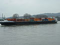 Containerschiff zu Berg in Neuwied