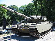 排煙器と砲身被筒を備えた67口径84mmライフル砲を搭載したセンチュリオンMk.5戦車