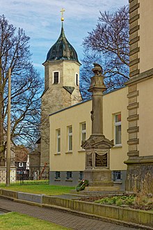 Denkmal für die Gefallenen der Deutschen Einigungskriege vor dem Rathaus in Neusalza-Spremberg.