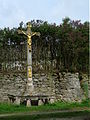 Čeština: Kříž u čp. 9 ve vsi Dvoreček v okrese Jindřichův Hradec, Jihočeský kraj. English: Wayside cross at house No 9 in the village of Dvoreček, Jindřichův Hradec District, South Bohemia, Czech Republic.