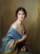 Philip de László - Elizabeth Angela Marguerite Bowes-Lyon 1925.jpg