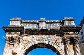 Arco de los Sergios, Pula, Croacia, 2017-04-16, DD 44.jpg