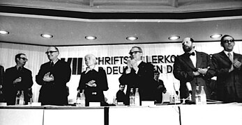 Bundesarchiv Bild 183-M1114-034, Berlin, VII. Schriftstellerkongress, Eröffnung.jpg