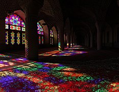 Second place: A view of the interior of Nasir ol Molk Mosque located in Shiraz. – 署名: Ayyoubsabawiki (cc-by-sa-4.0)