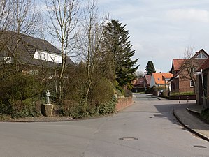 Schöppingen, kijkje in de Bergstrasse met sculptuur