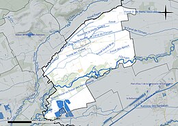 Carte en couleur présentant le réseau hydrographique de la commune