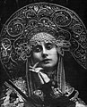 Anna Pavlova avec un kokochnik vers 1920