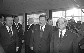 Bundesarchiv Bild 183-1990-0226-301, Leipzig, Frühjahrsmesse, Strauß, Honecker.jpg