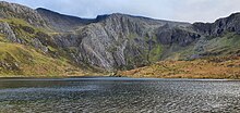 Idwal Slabs at the end of Llyn Idwal.jpg