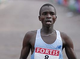 Sammy Kibet tijdens de City-Pier-Cityloop 2008