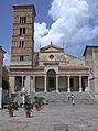 Città alta, Duomo di San Cesareo, facciata sul Foro Emiliano.