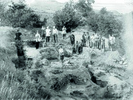 Раскопки золотоордынской бани на Увекском городище. 1891 год