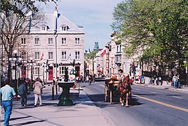 Vieux-Québec et calèche.jpg