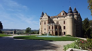 Vue générale du château de Pupetières.