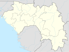 Mapa konturowa Gwinei, po lewej znajduje się punkt z opisem „Konakry”