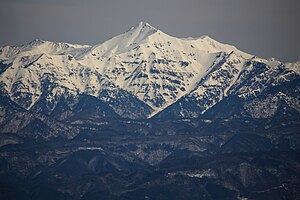 南西方面の船山から望む笠ヶ岳（2015年3月28日撮影）