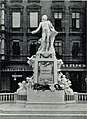 Monumento en su primera ubicación (c. 1900).