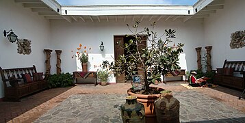 Museo Rafael Larco Herrera interior court.jpg