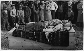 Shoshone tribal member lying in state. Charles Peterson not his real name according to George LaVatta. - NARA - 298654.jpg