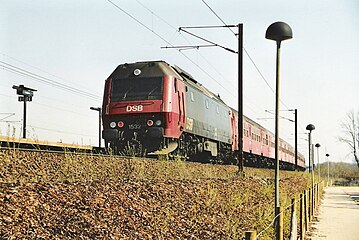 DSB class ME #1532 at Trekroner station