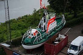 Hauptdeck von oben mit Walfischbauch und Tochterboot