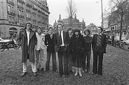 V.l.n.r. Otto Jongerius, Orlow Seunke, Paul de Lussanet, Peter Faber, Ate de Jong, Marcelle Meuleman, Guus Luijters & Remco Campert