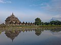 Candi Plaosan Lor dengan latar Gunung Merapi